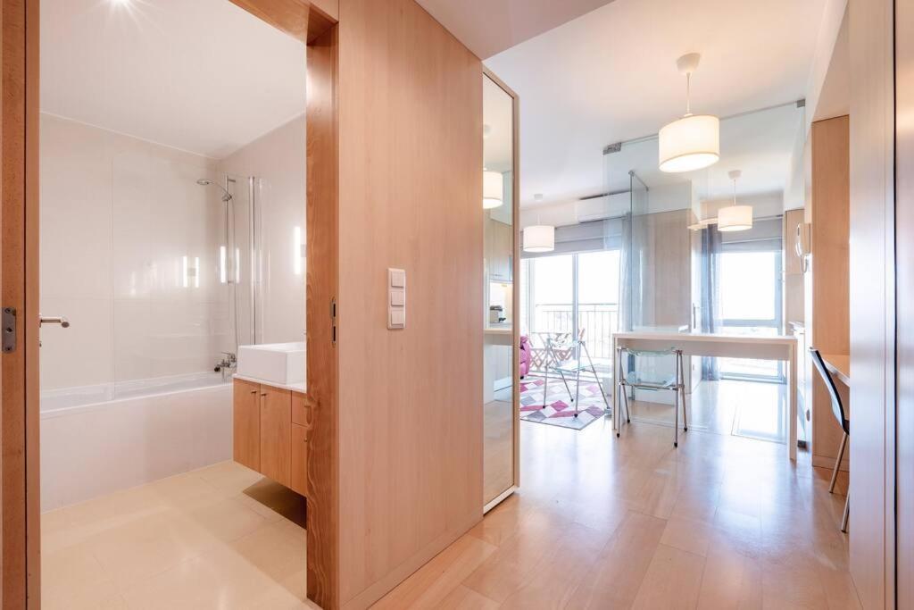 Viva Stadium Residence Studios Porto Luaran gambar