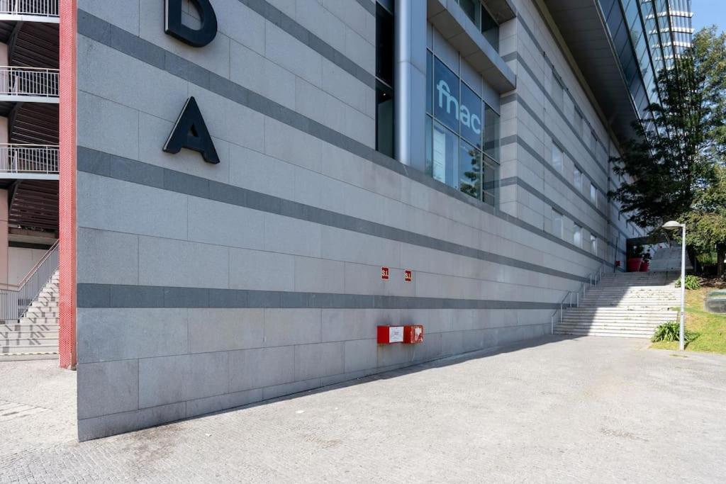 Viva Stadium Residence Studios Porto Luaran gambar