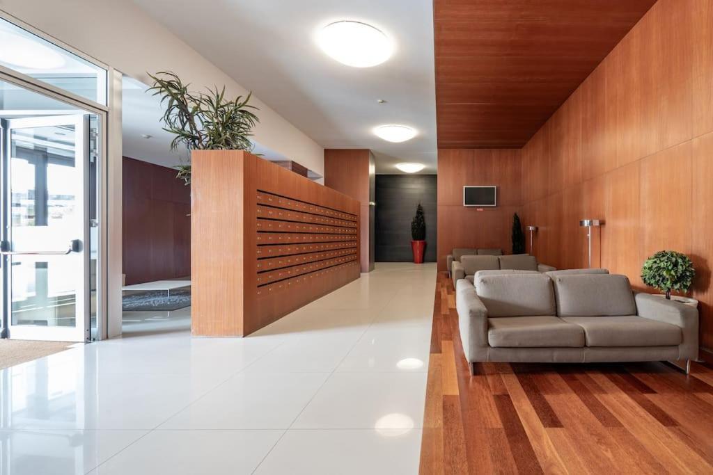 Viva Stadium Residence Studios Porto Luaran gambar