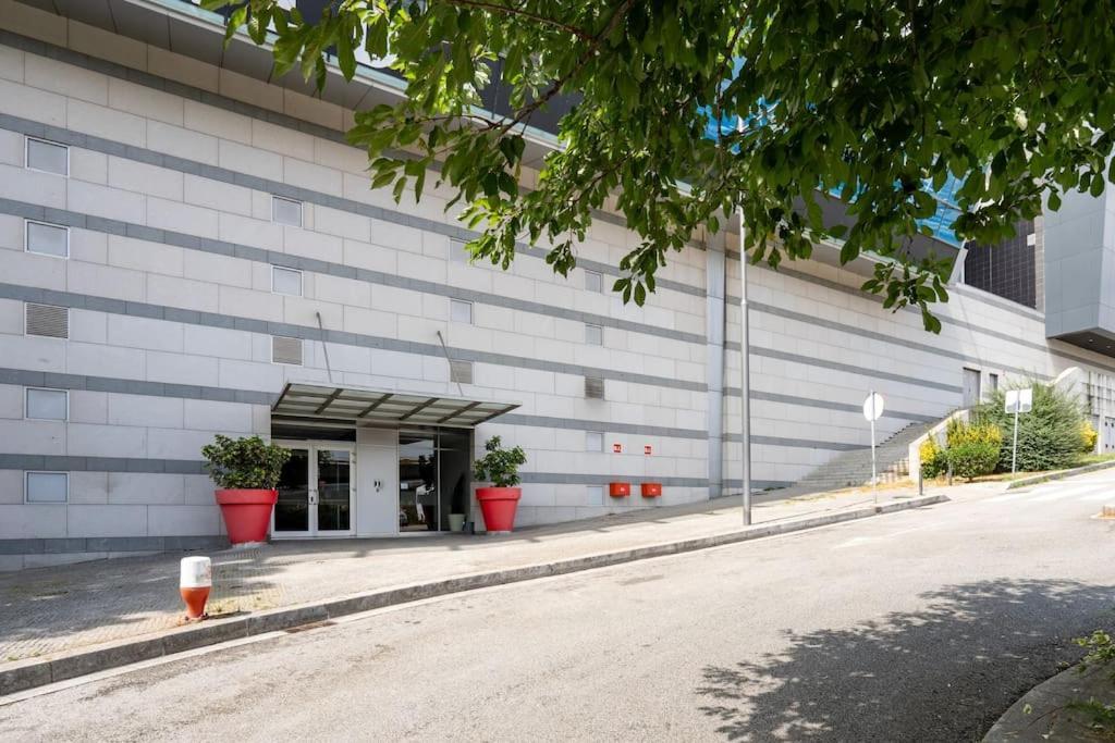 Viva Stadium Residence Studios Porto Luaran gambar