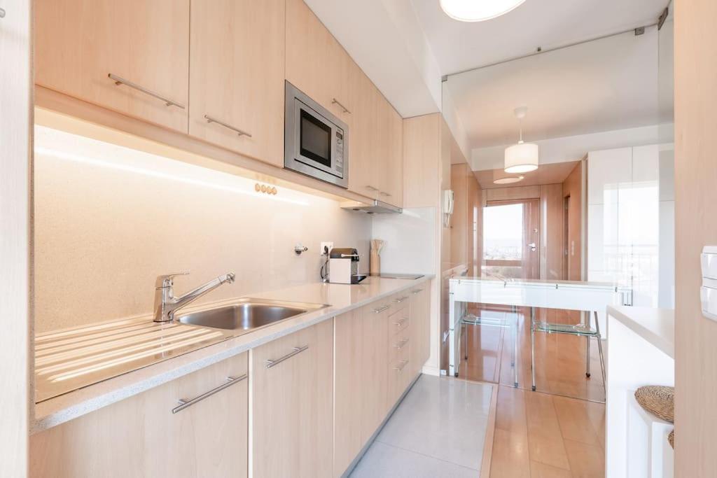 Viva Stadium Residence Studios Porto Luaran gambar