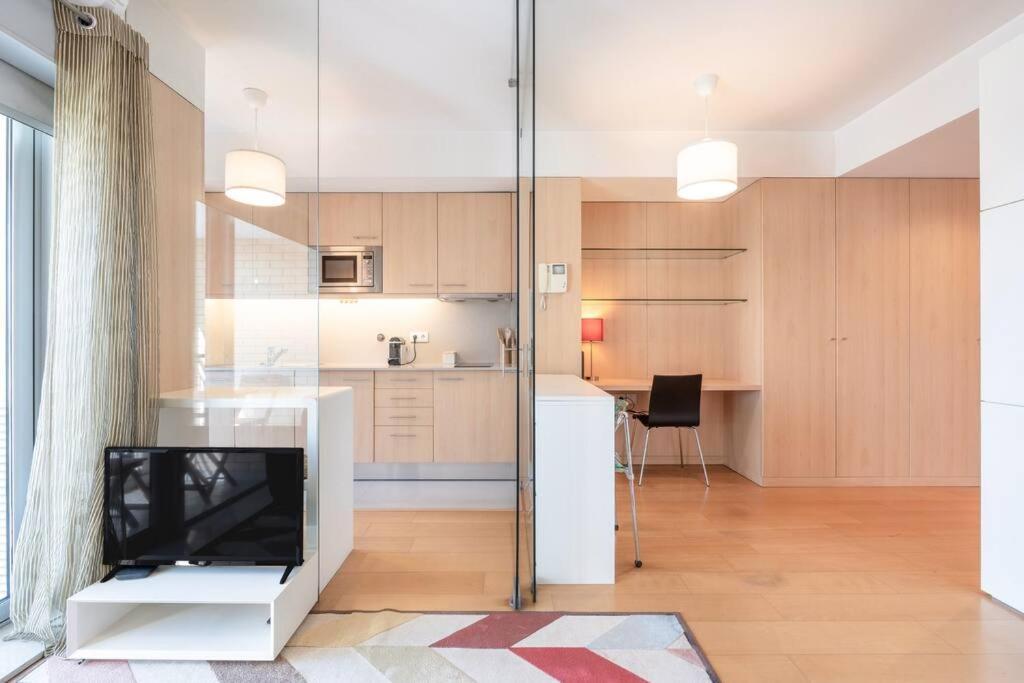 Viva Stadium Residence Studios Porto Luaran gambar